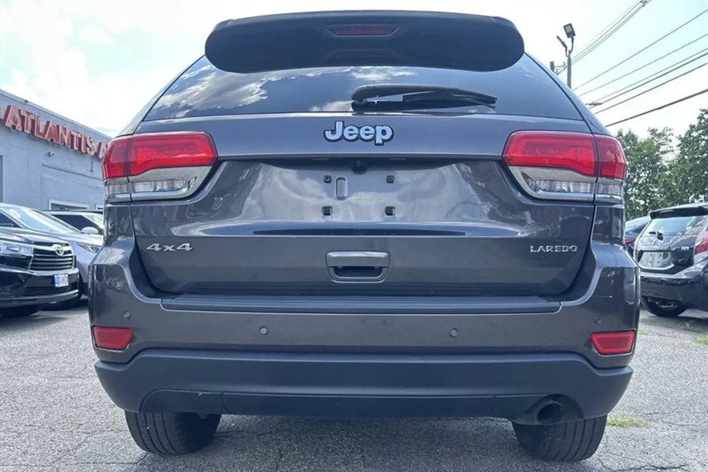 2018 Jeep Grand Cherokee Laredo E photo 1