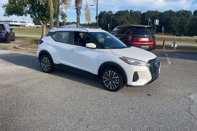 2024 Nissan Kicks SV photo 1