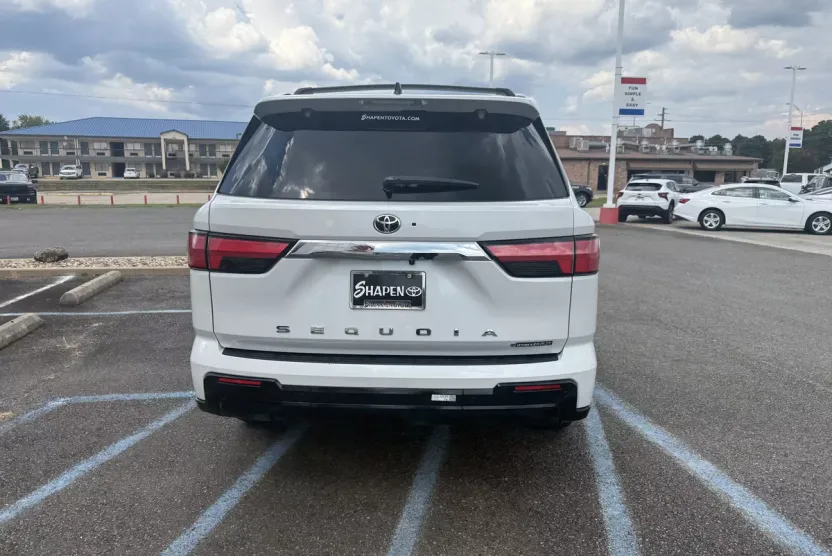 2025 Toyota Sequoia photo 1