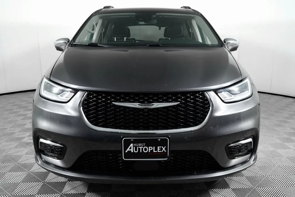 2022 Chrysler Pacifica Limited photo 1
