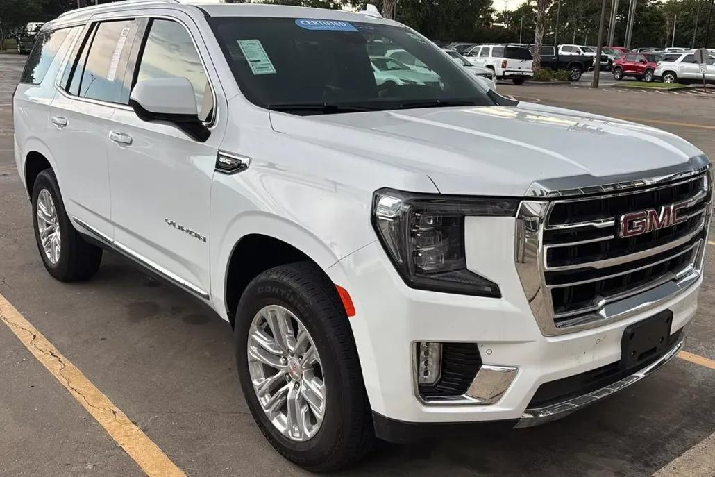 2024 Gmc Yukon SLT photo 1