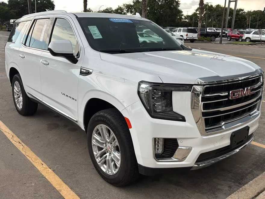 2024 Gmc Yukon SLT photo 1