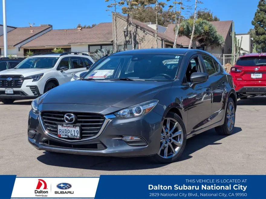 2018 Mazda Mazda3 Touring photo 1