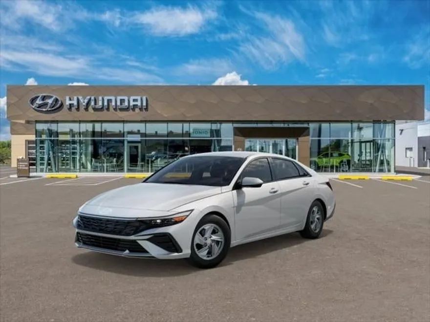 2025 Hyundai Elantra SE photo 1