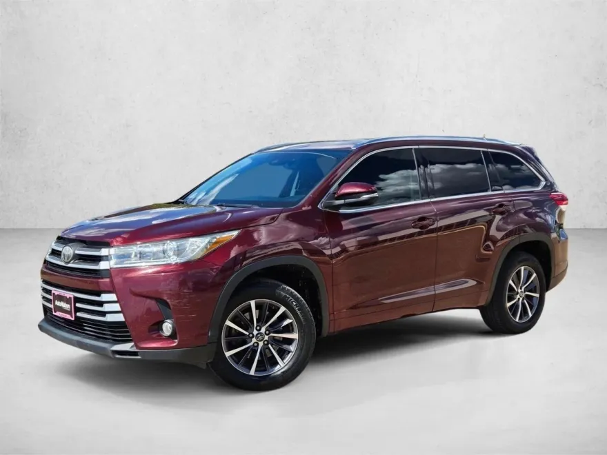 2018 Toyota Highlander SE photo 1