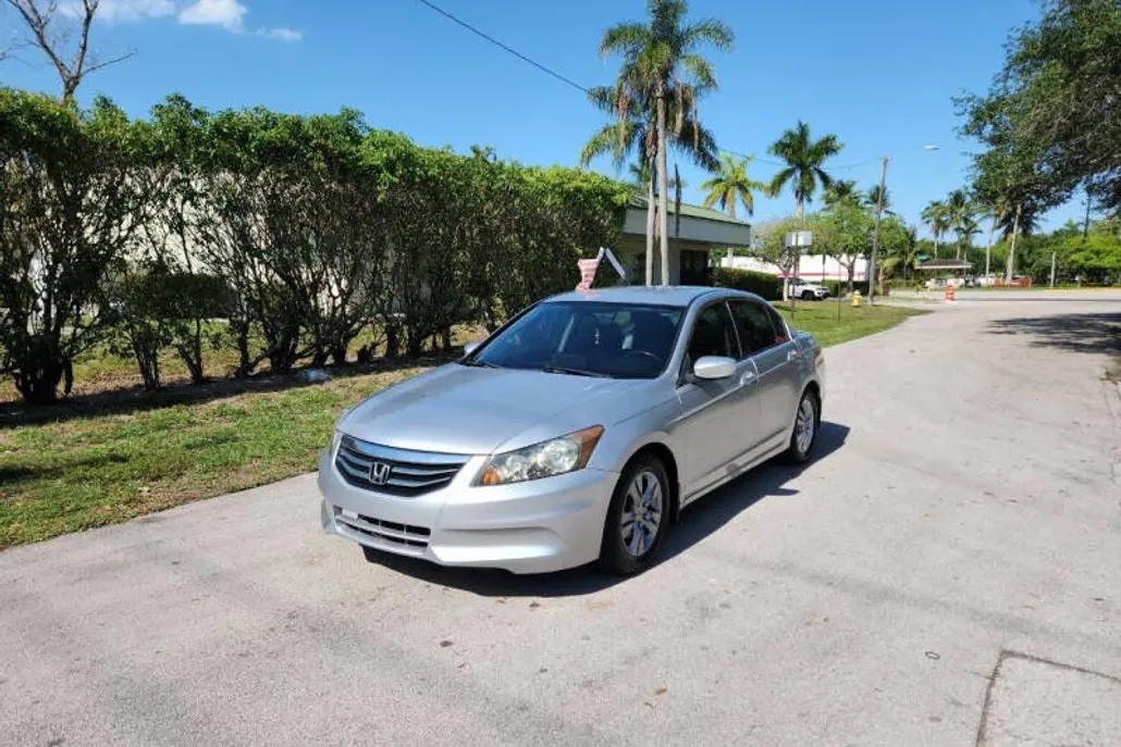 2011 Honda Accord SE photo 1
