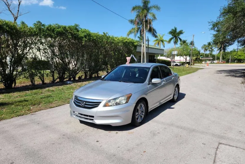 2011 Honda Accord SE photo 1