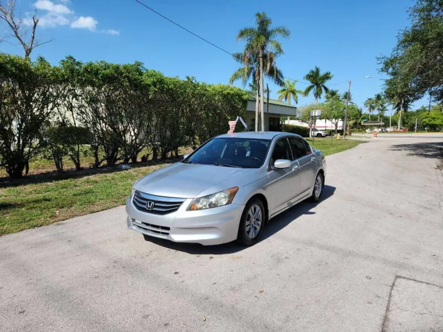 2011 Honda Accord SE photo 1