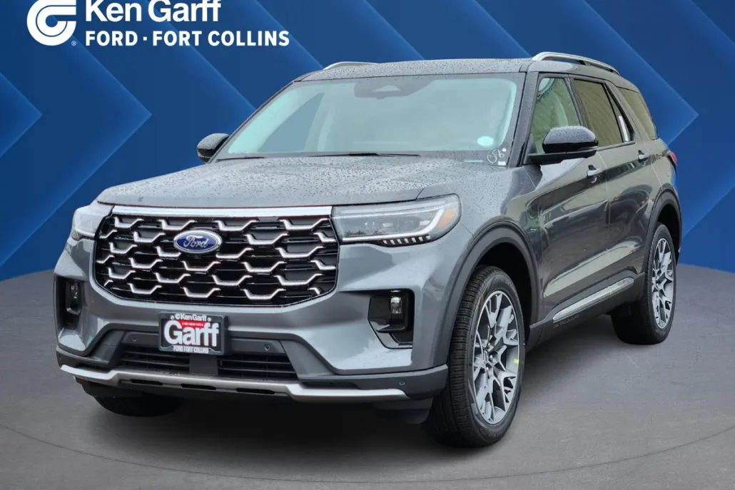 2025 Ford Explorer Platinum photo 1