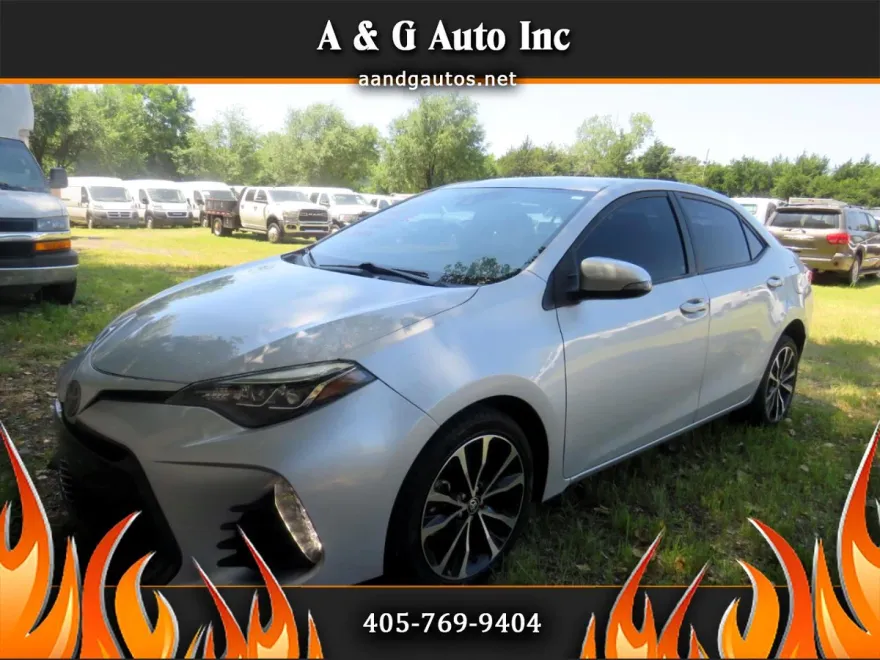 2017 Toyota Corolla LE photo 1