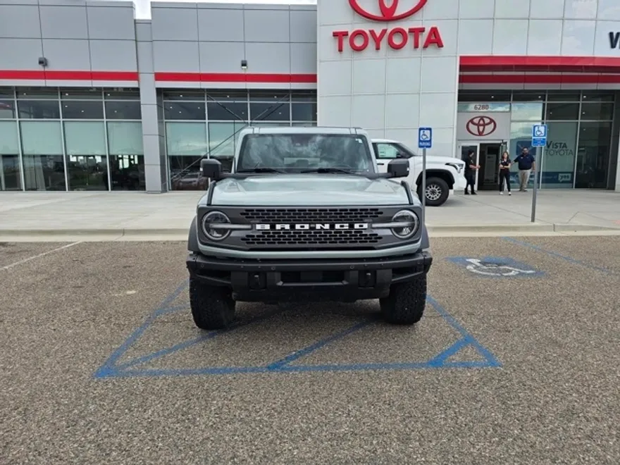 2022 Ford Bronco Badlands photo 1