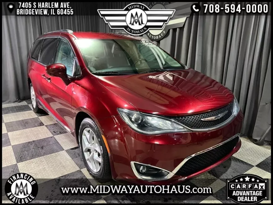 2017 Chrysler Pacifica Touring Plus photo 1