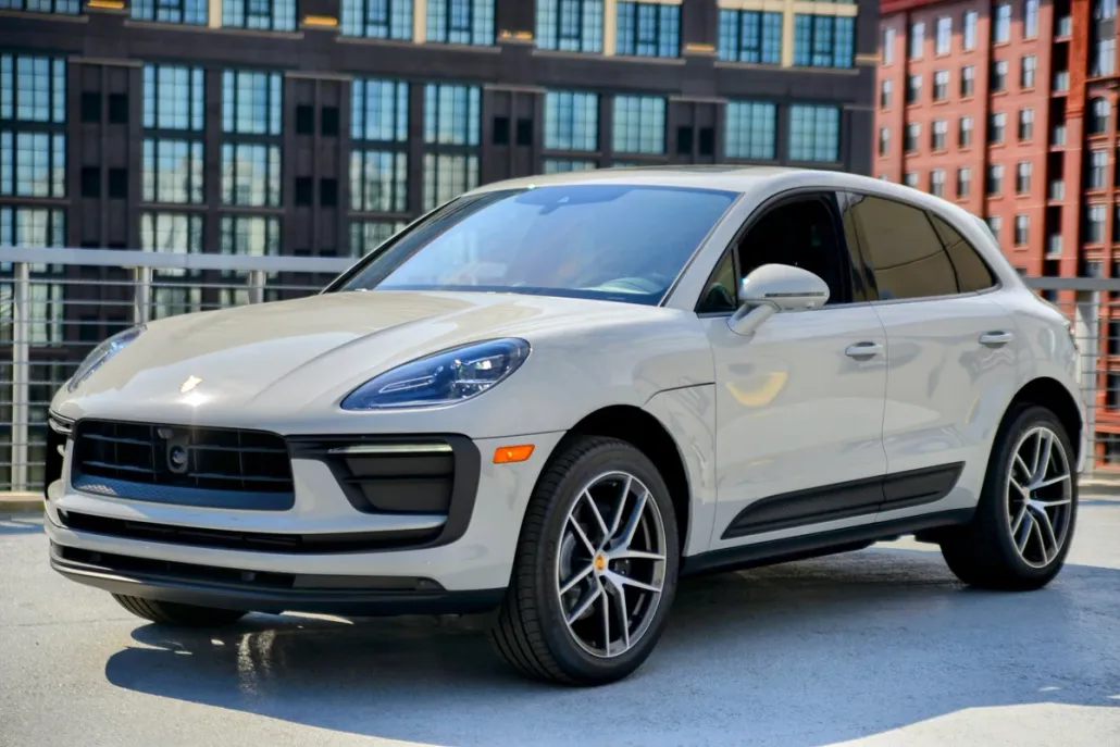 2025 Porsche Macan S photo 1