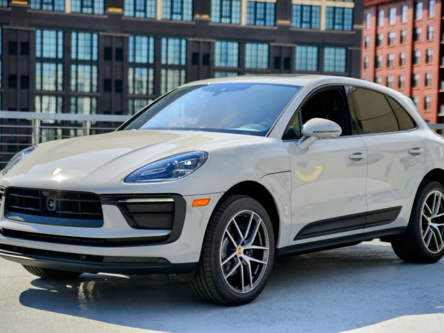 2025 Porsche Macan S photo 1