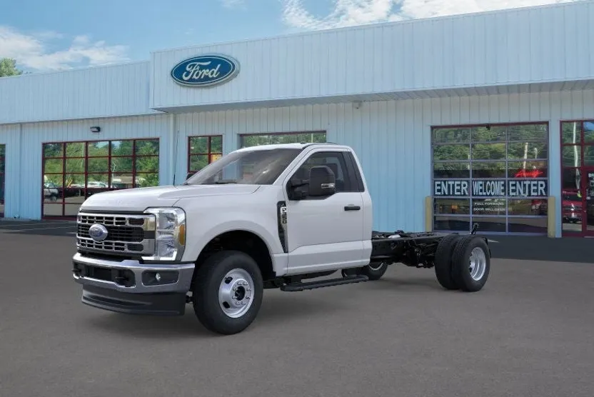 2025 Ford F-350 XL photo 1