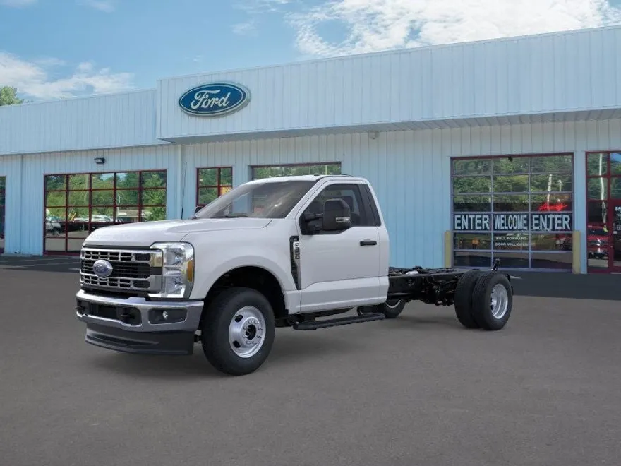 2025 Ford F-350 XL photo 1