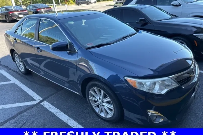 2014 Toyota Camry L photo 1