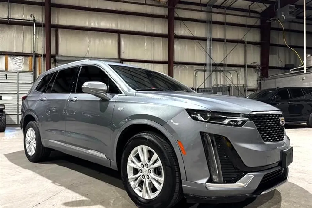2022 Cadillac XT6 Luxury photo 1