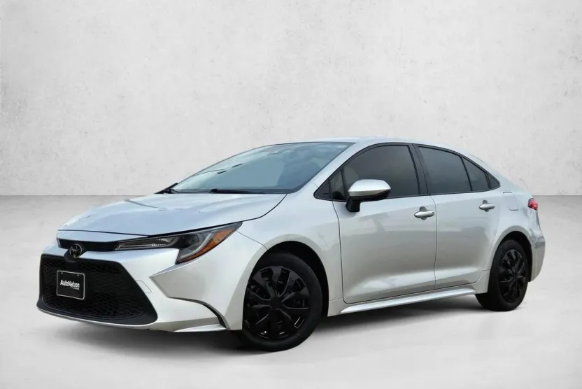 2022 Toyota Corolla LE photo 1