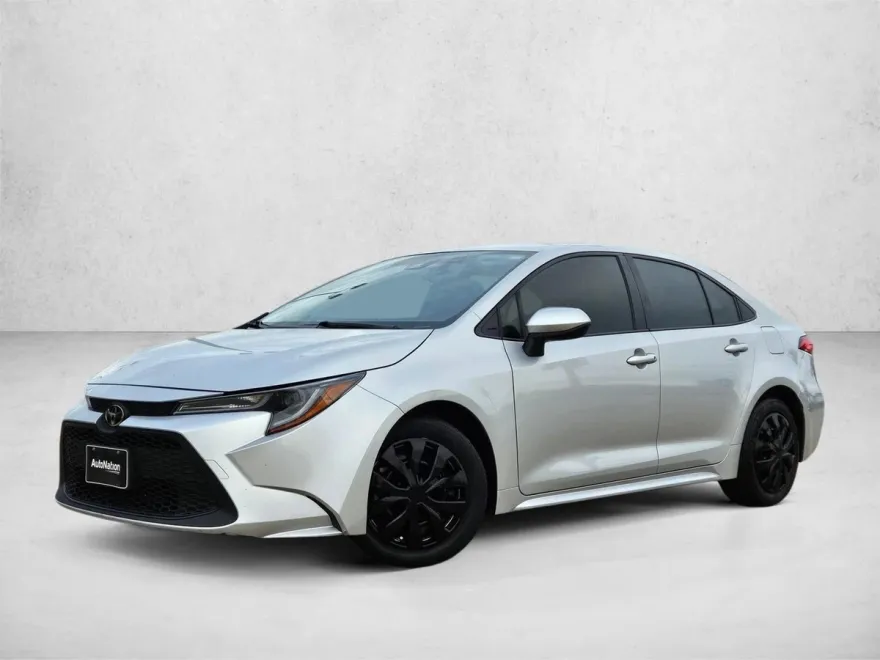 2022 Toyota Corolla LE photo 1