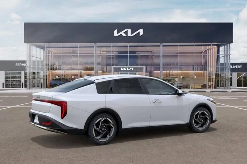 2025 Kia K4 EX photo 1