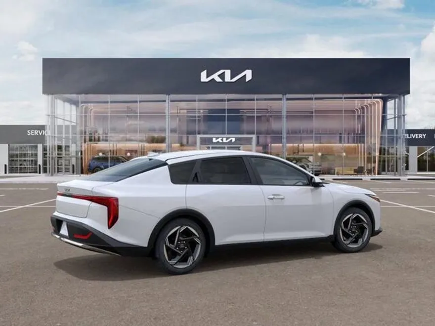 2025 Kia K4 EX photo 1