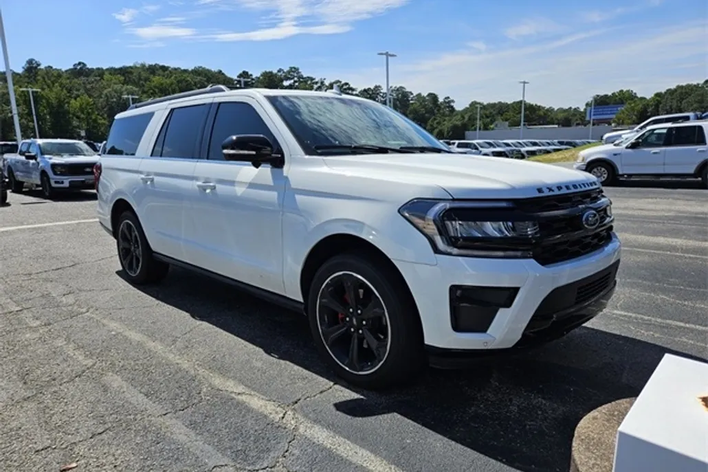 2023 Ford Expedition MAX Limited photo 1