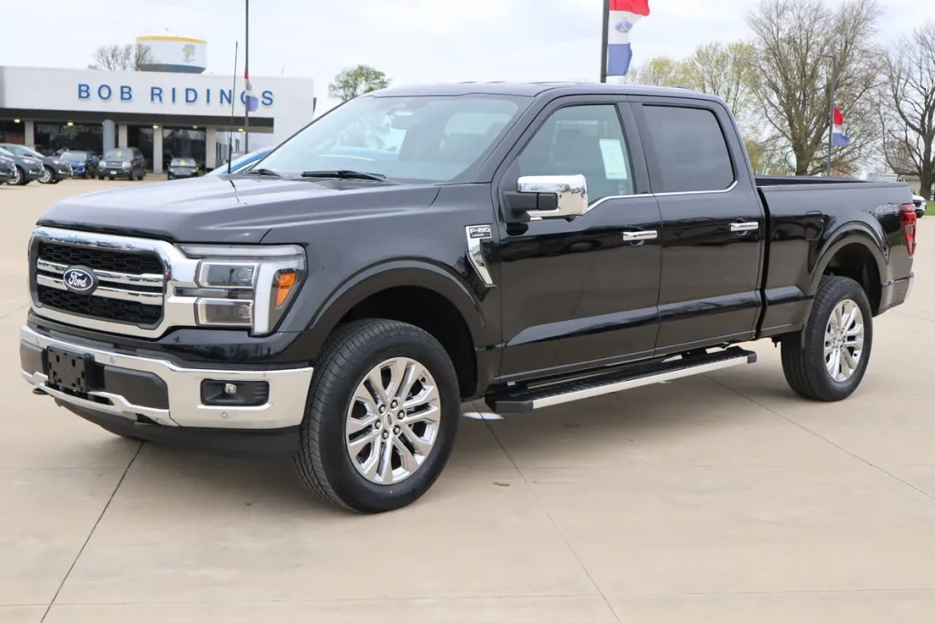 2025 Ford F-150 Lariat photo 1