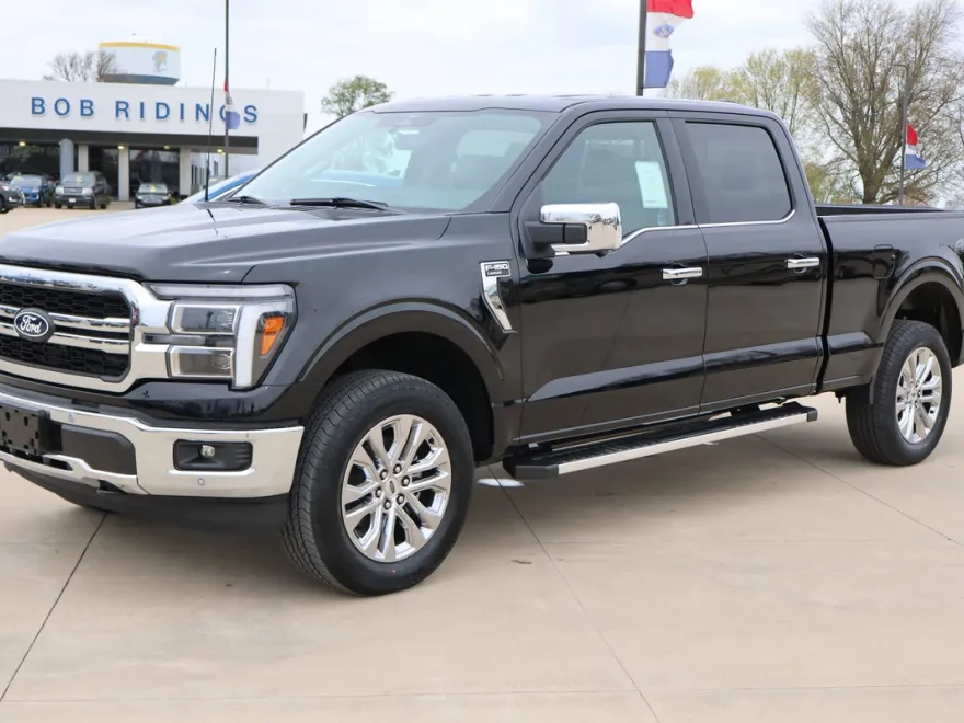 2025 Ford F-150 Lariat photo 1