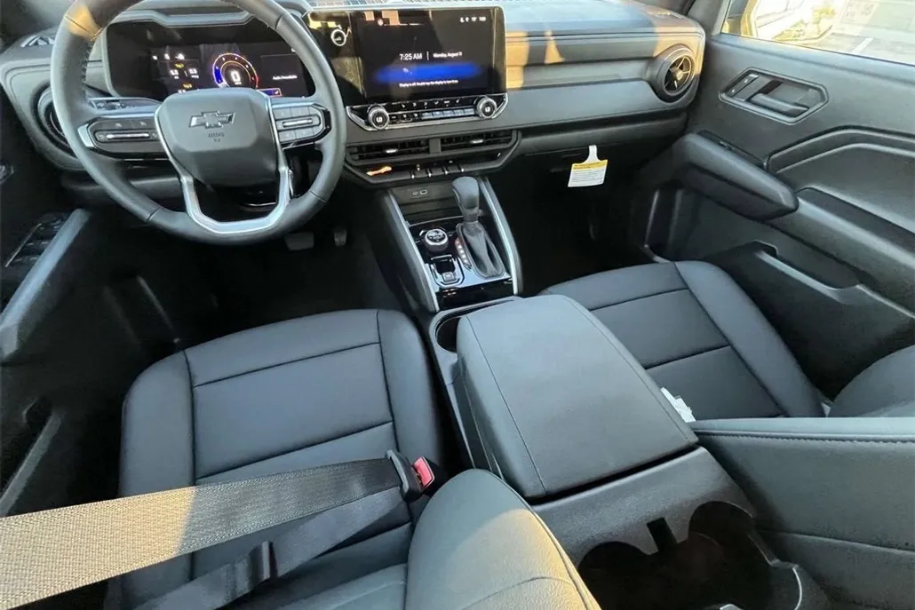 2026 Chevrolet Colorado Trail Boss photo 1