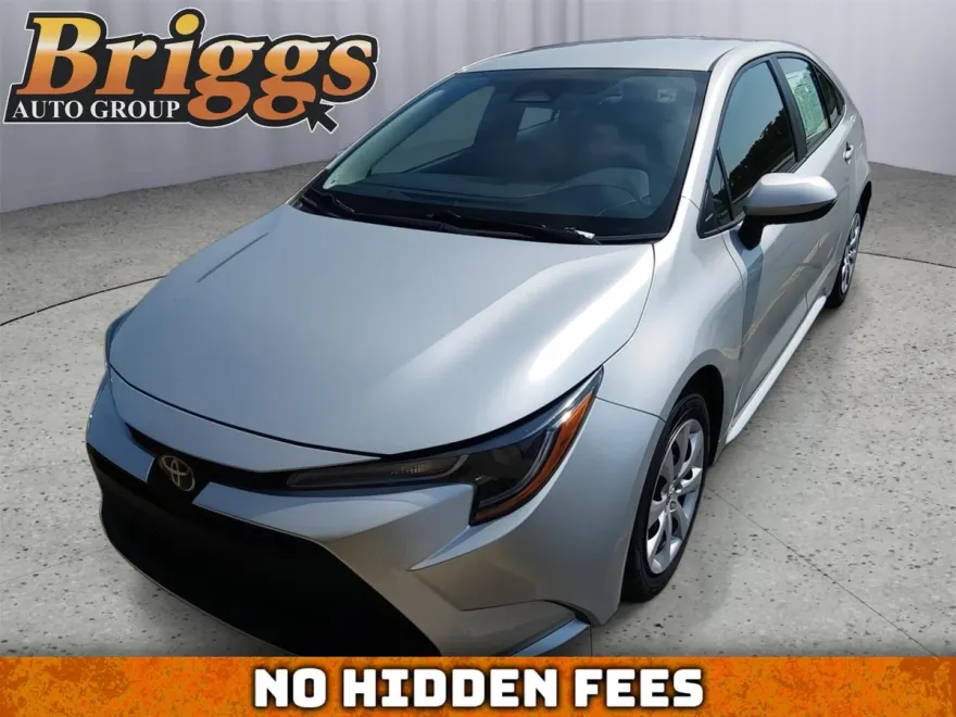 2023 Toyota Corolla LE photo 1