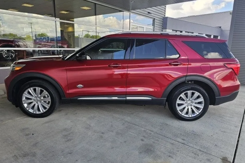 2022 Ford Explorer King Ranch photo 1