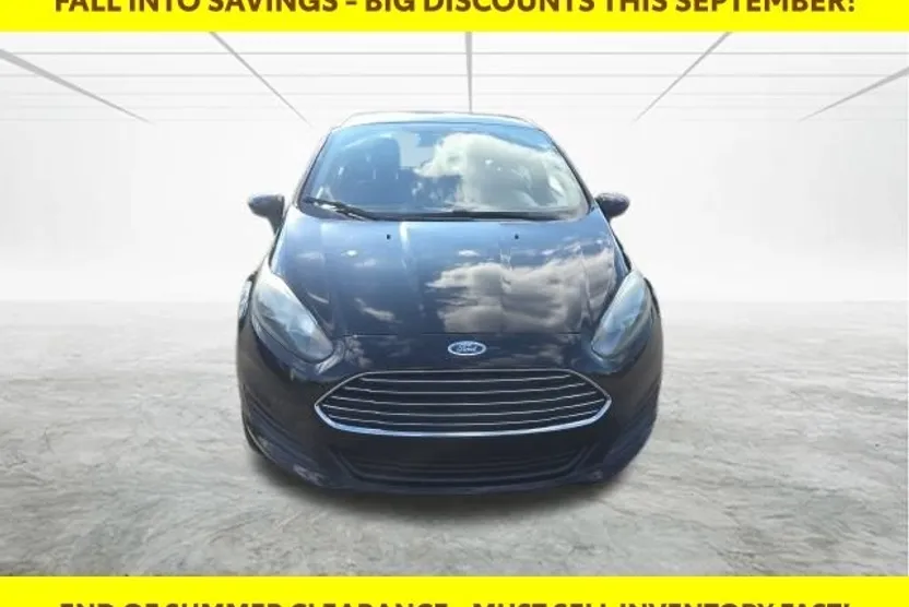 2017 Ford Fiesta SE photo 1