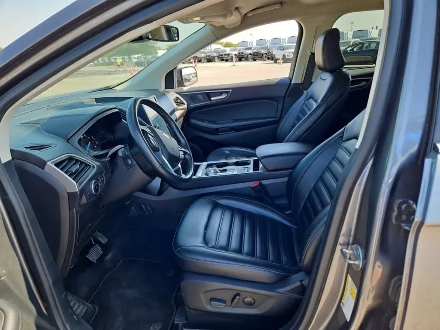 2023 Ford Edge SEL photo 1