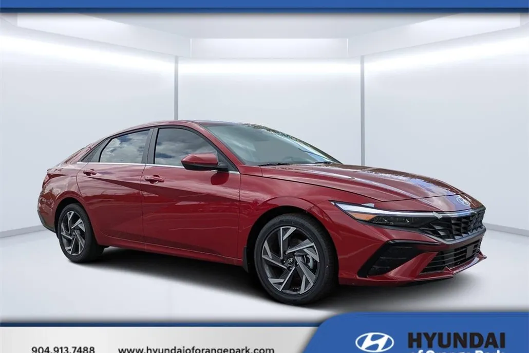 2025 Hyundai Elantra SEL Convenience photo 1