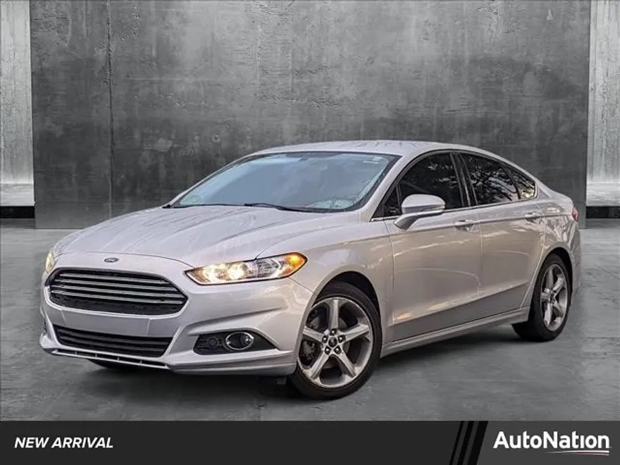 2016 Ford Fusion SE photo 1