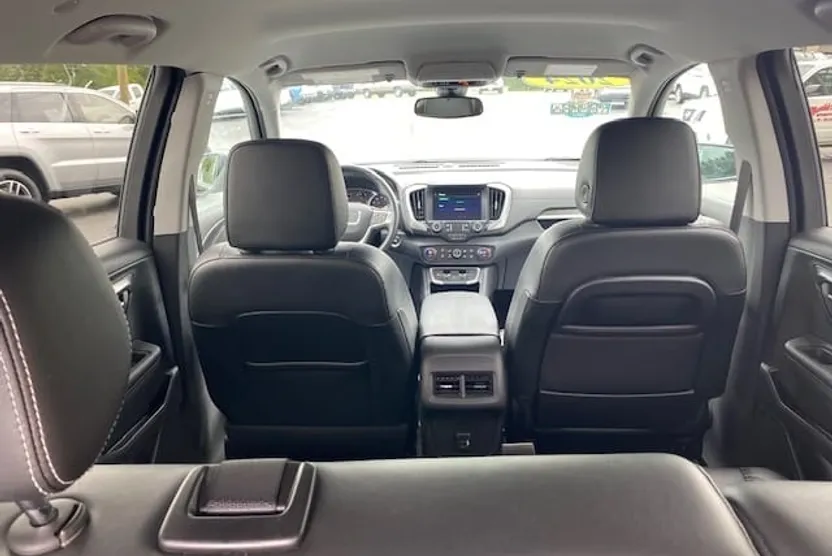 2024 Gmc Terrain SLT photo 1