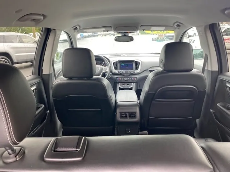 2024 Gmc Terrain SLT photo 1