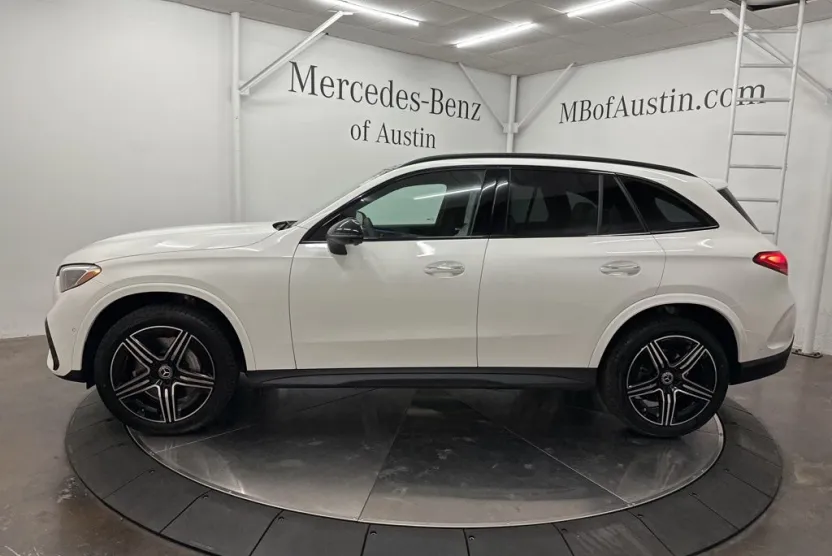 2026 Mercedes Benz GLC 300 photo 1