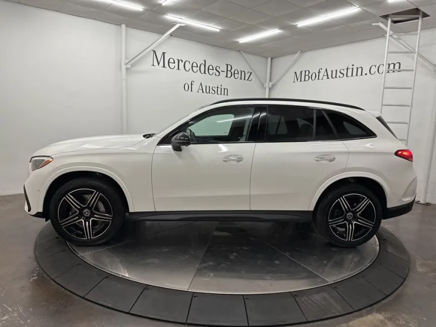 2026 Mercedes Benz GLC 300 photo 1