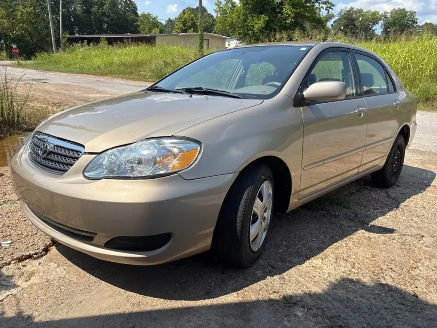 2006 Toyota Corolla LE photo 1