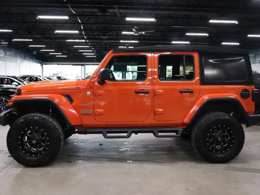 2019 Jeep Wrangler Unlimited Sahara photo 1