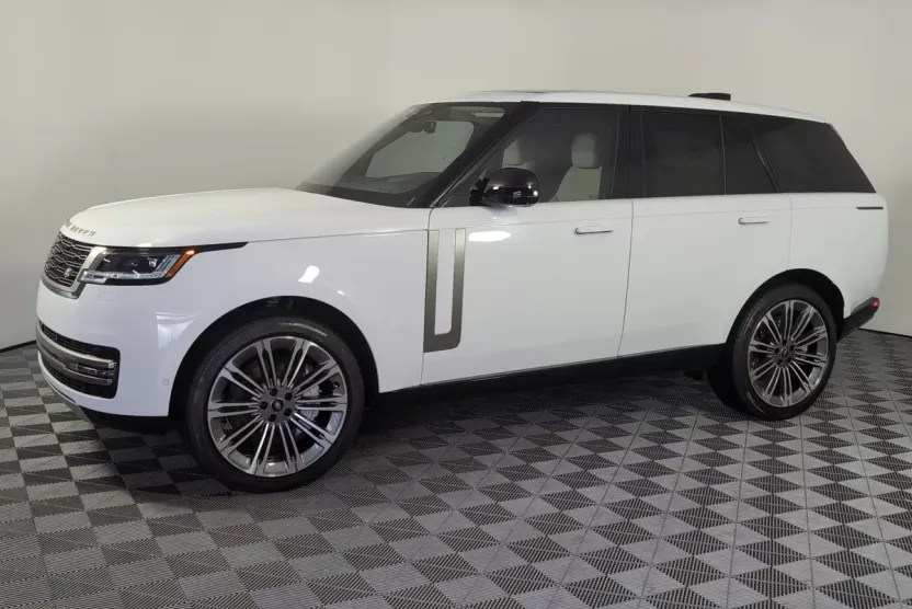 2025 Land Rover Range Rover SE photo 1