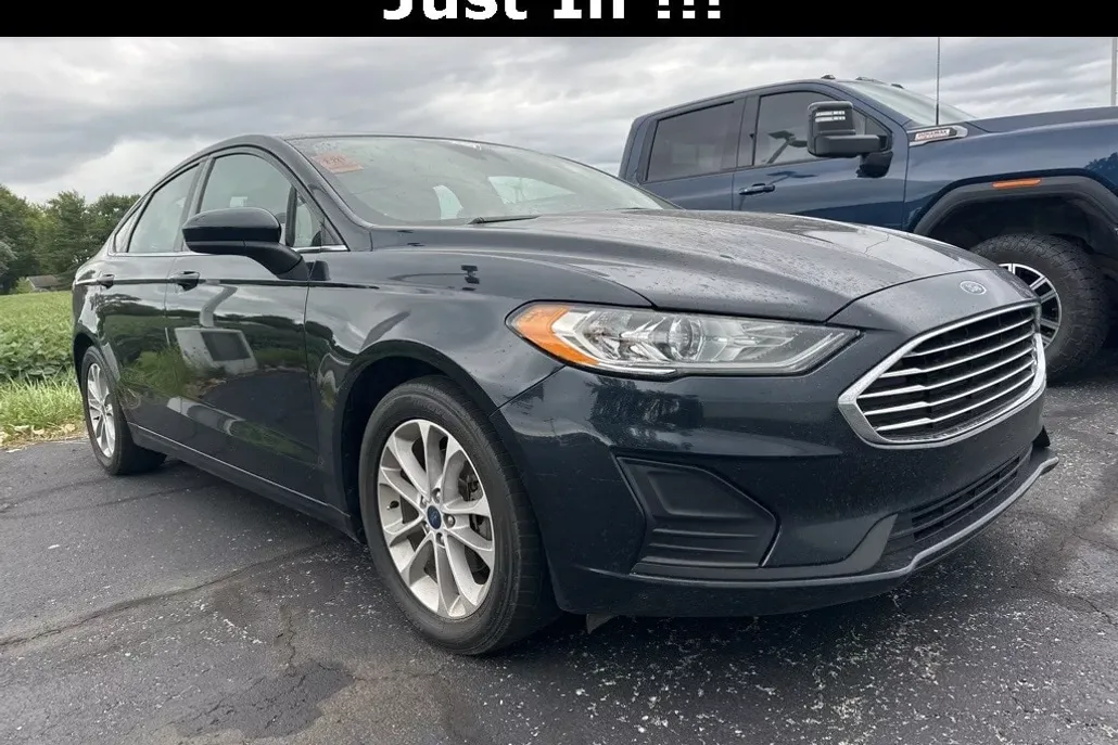 2020 Ford Fusion SE photo 1