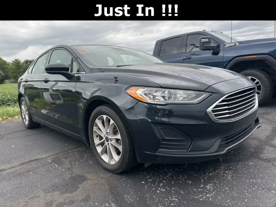 2020 Ford Fusion SE photo 1