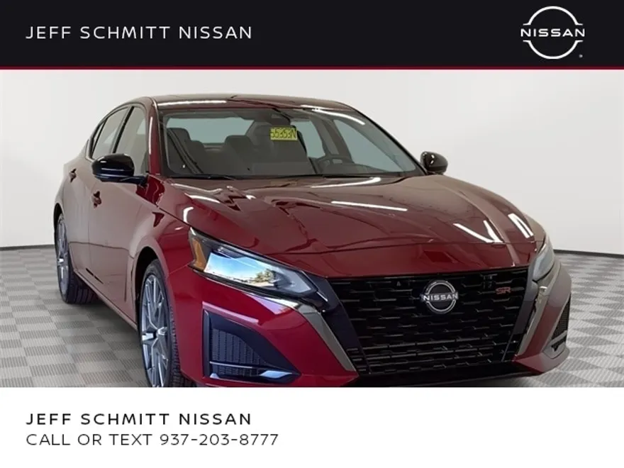 2024 Nissan Altima SR photo 1