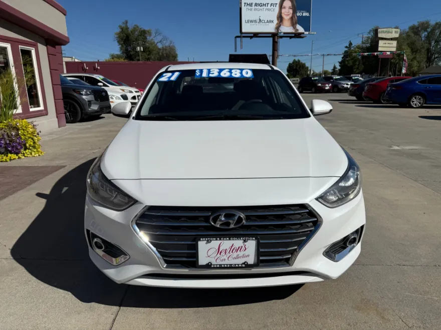 2021 Hyundai Accent SE photo 1