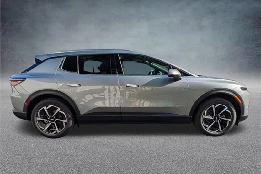 2026 Chevrolet Equinox EV LT photo 1