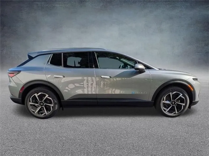 2026 Chevrolet Equinox EV LT photo 1