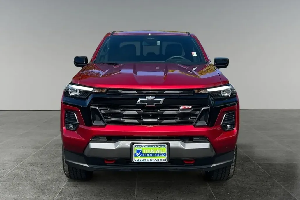 2025 Chevrolet Colorado Z71 photo 1